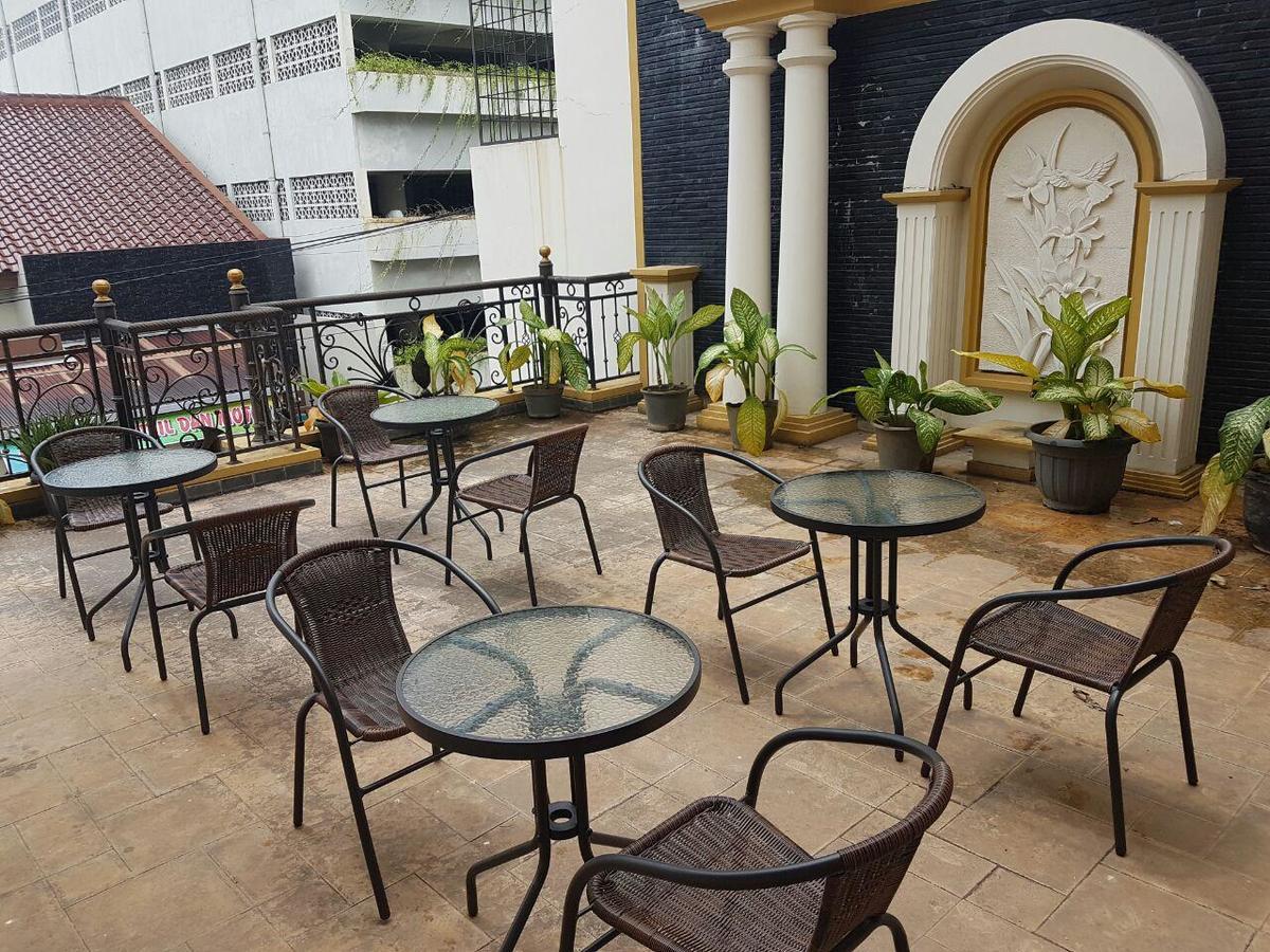 The Backpacker Semarang Hostel Eksteriør bilde