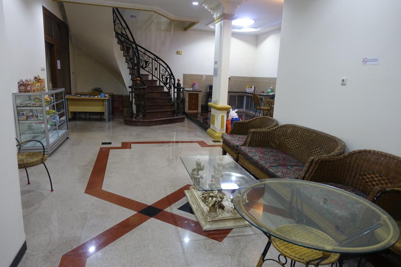 The Backpacker Semarang Hostel Eksteriør bilde