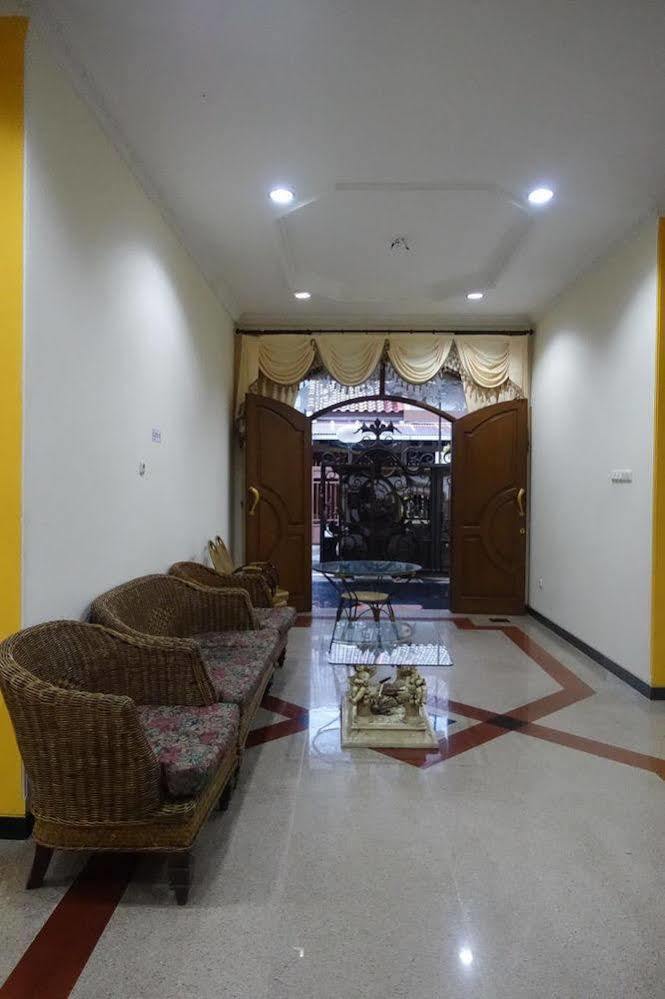 The Backpacker Semarang Hostel Eksteriør bilde